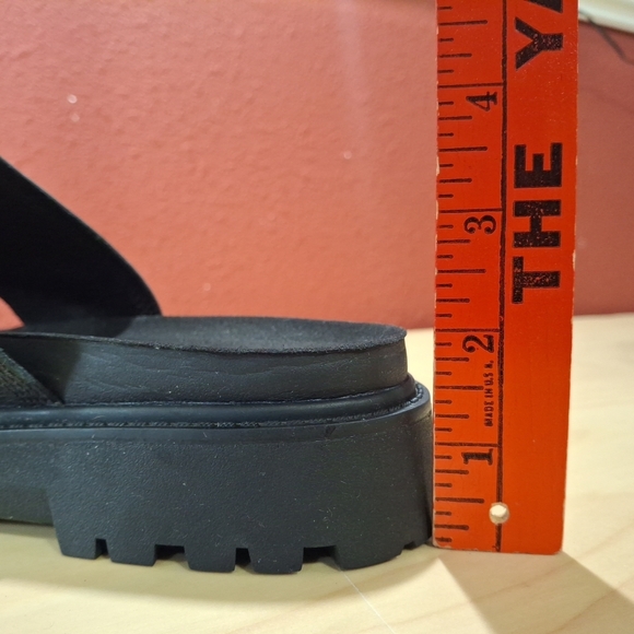Timberland Clairemont Way Leather Slide Sandal - Chunky Lug look - Black - 7.5 - Picture 10 of 10
